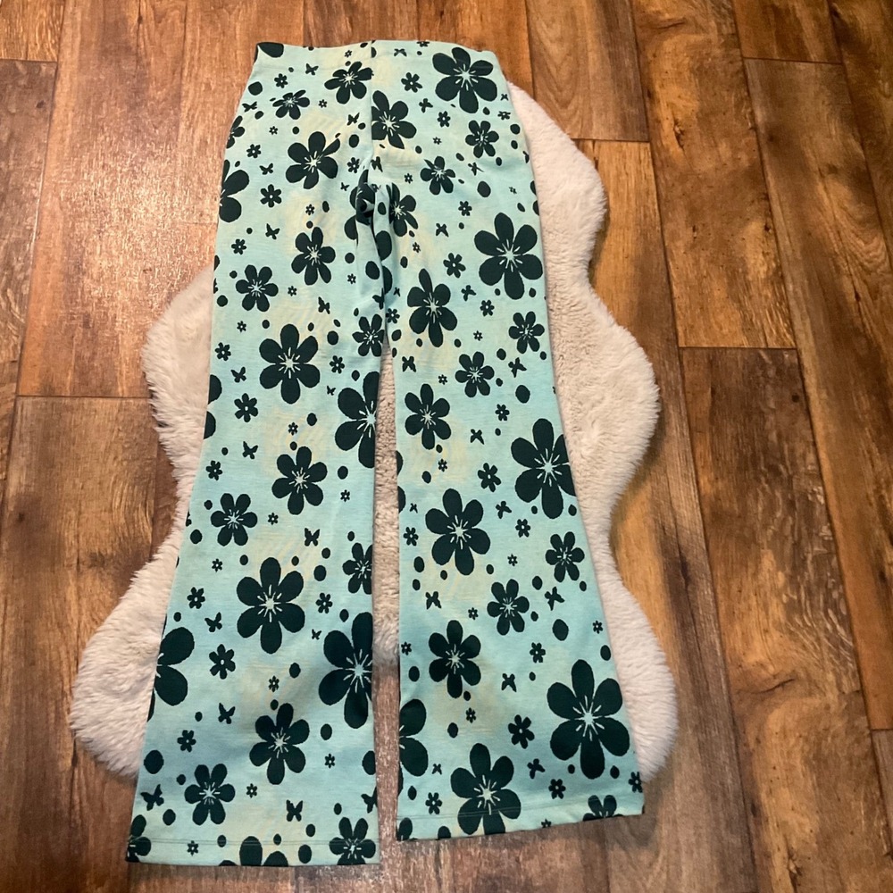 Urban Outfitters Pants Size Medium Retro Flare Bryan Flower Power Soft Green - Picture 7 of 10